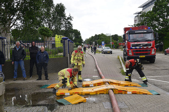 2019/124/20190608-15u22 GB 077 Grote brand Sloterweg.jpg